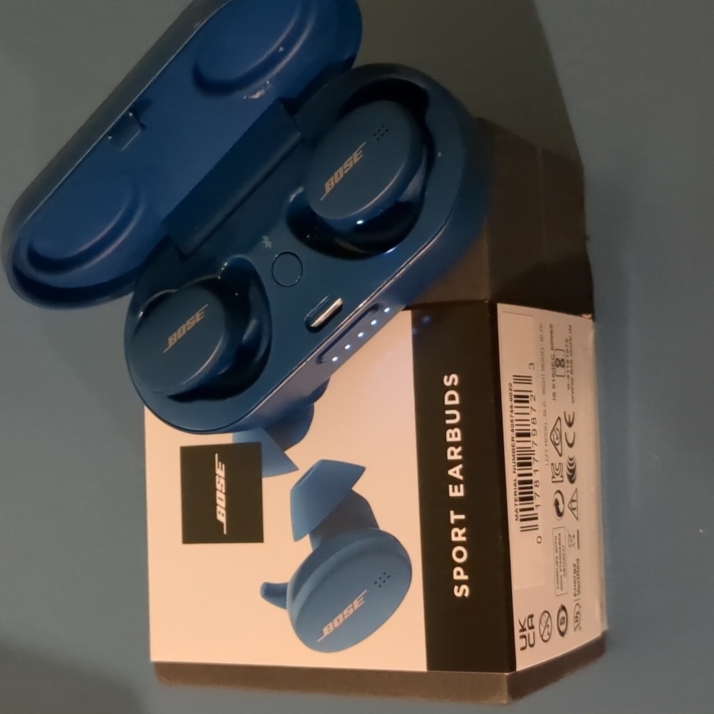 NIB Bose Sports Buds